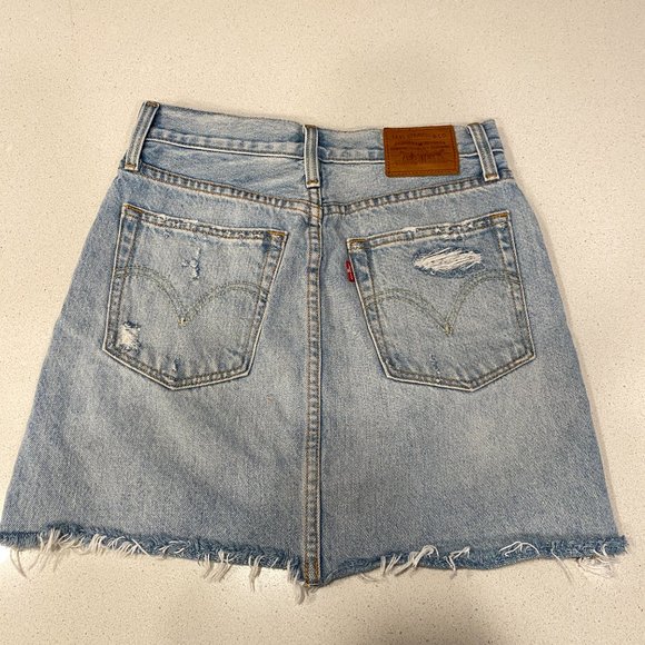 Levis Distressed Denim Skirt - Picture 2 of 3